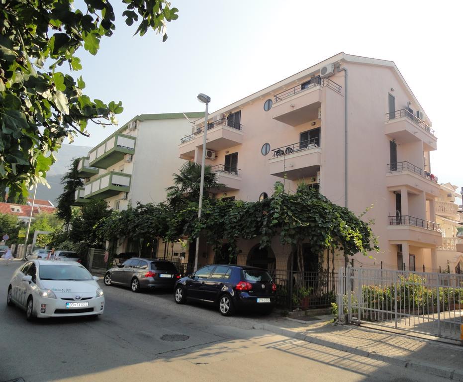 Apartments Mare Будва Екстер'єр фото