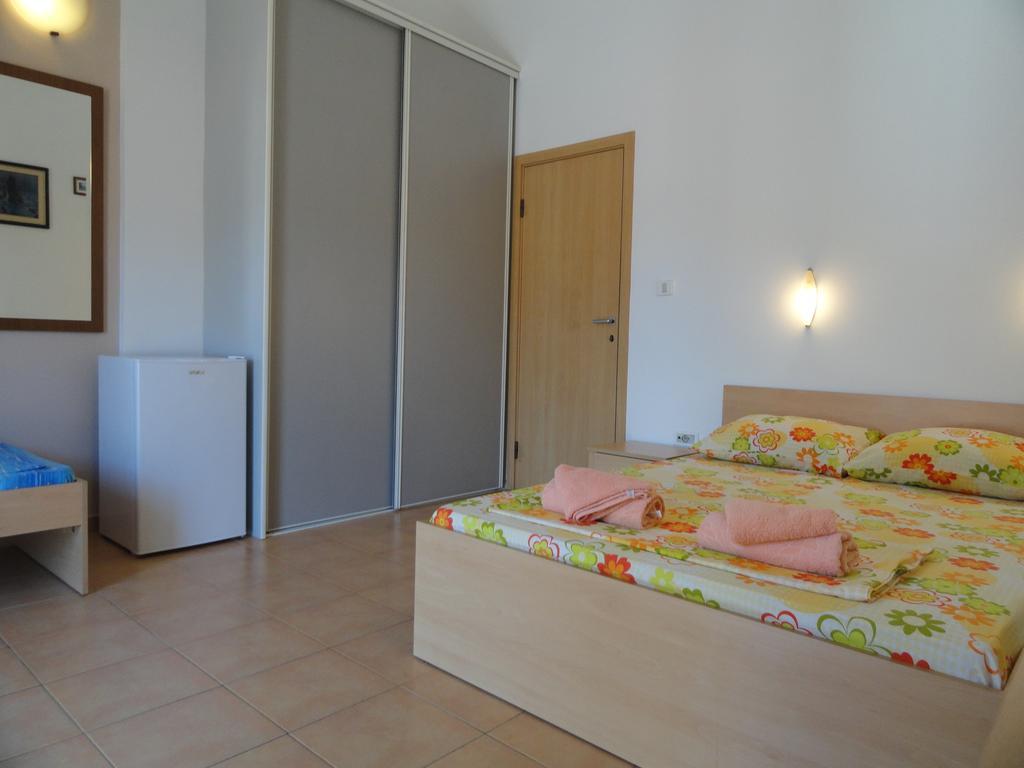 Apartments Mare Будва Екстер'єр фото