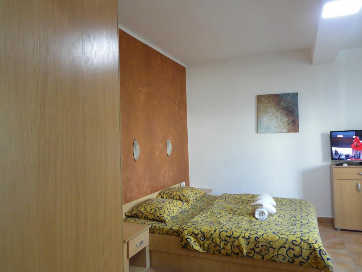 Apartments Mare Будва Екстер'єр фото