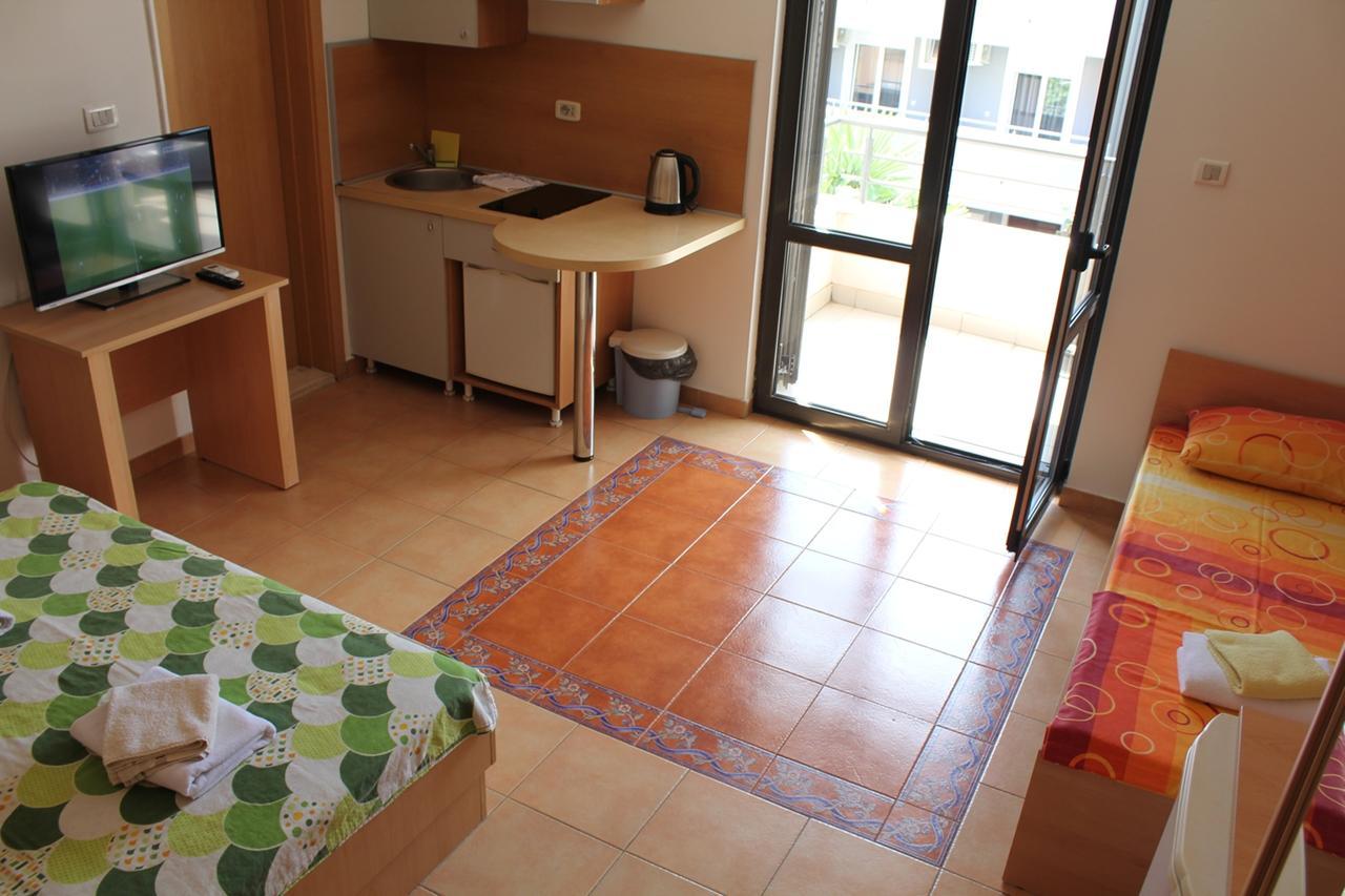 Apartments Mare Будва Екстер'єр фото